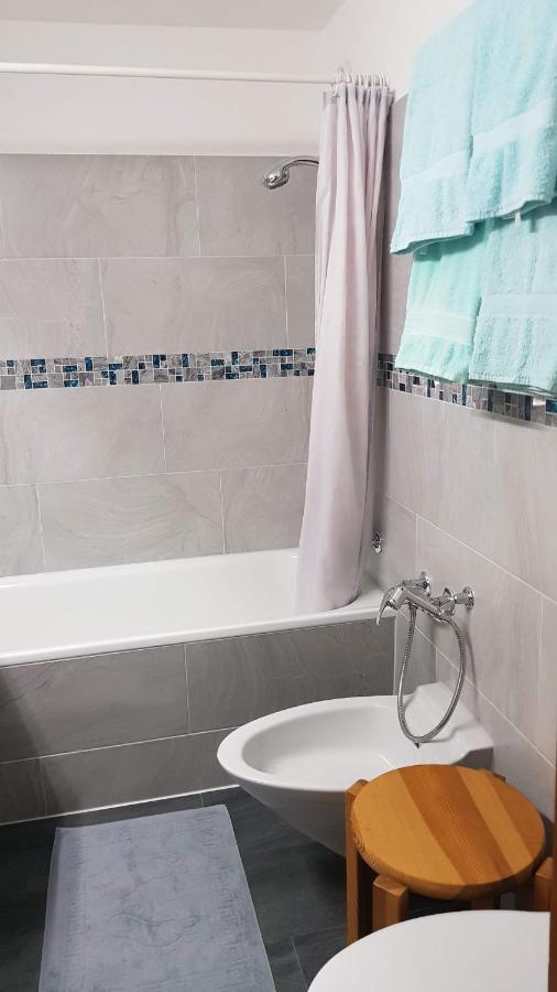 Holiday Accommodation - Swimming Pool Available 다보스 외부 사진