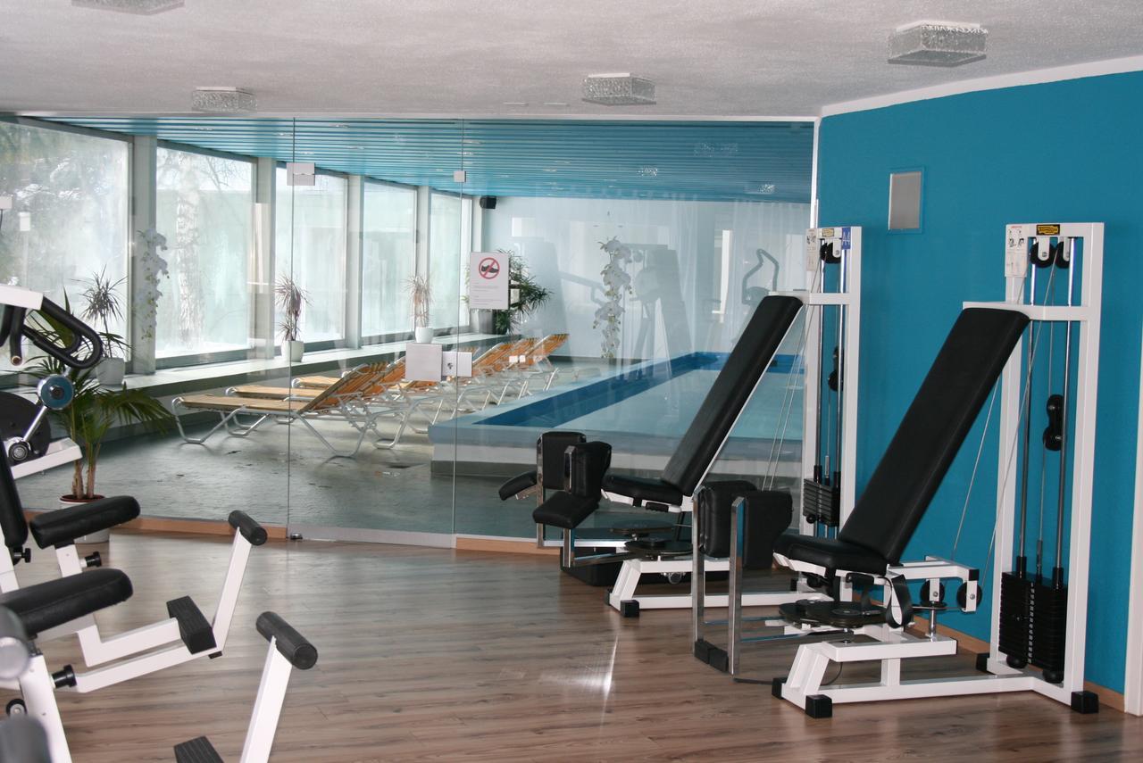 Holiday Accommodation - Swimming Pool Available 다보스 외부 사진